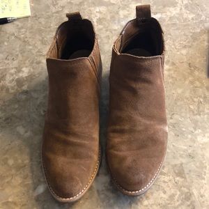 Steve Madden Camel Ankle booties 🐪